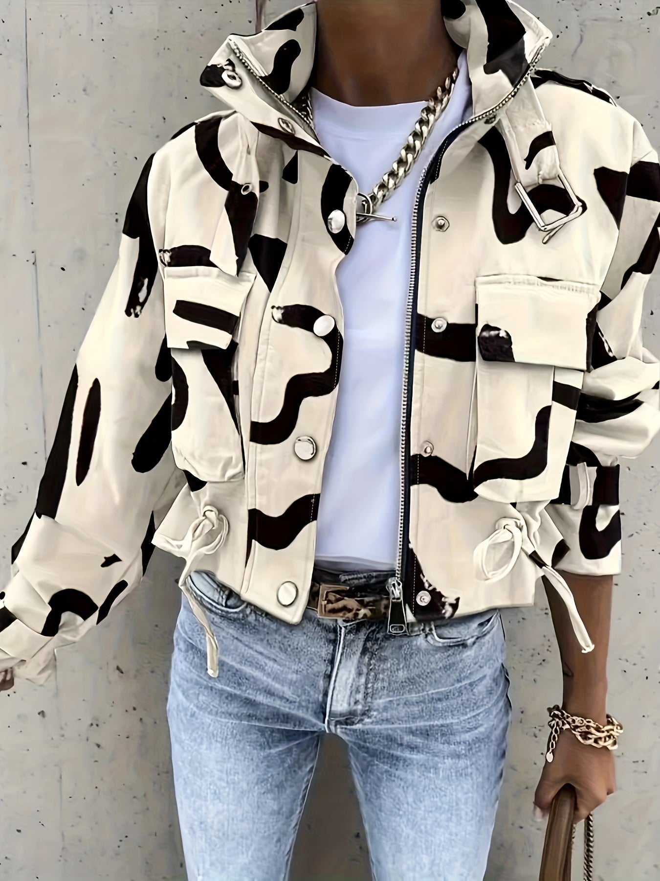 Elegante Damenjacke mit Stehkragen