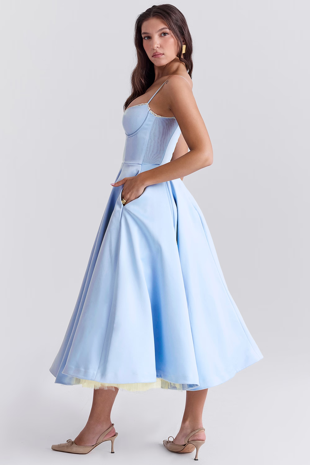 Stilvolles, figurbetontes Damenkleid