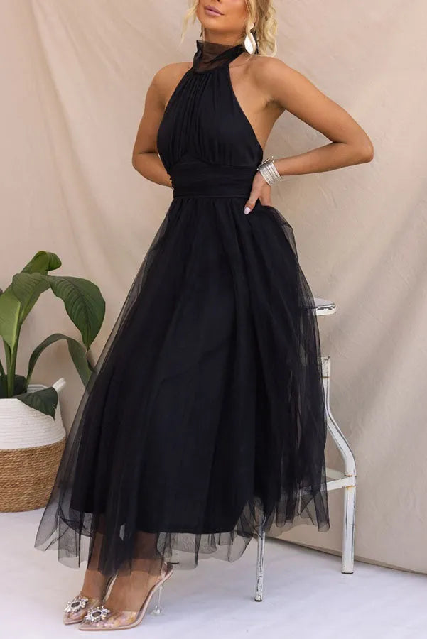 Elegantes schulterfreies Abendkleid