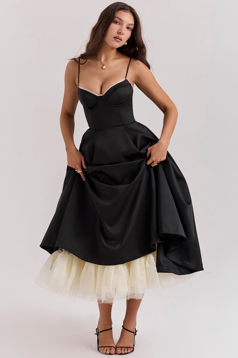 Stilvolles, figurbetontes Damenkleid
