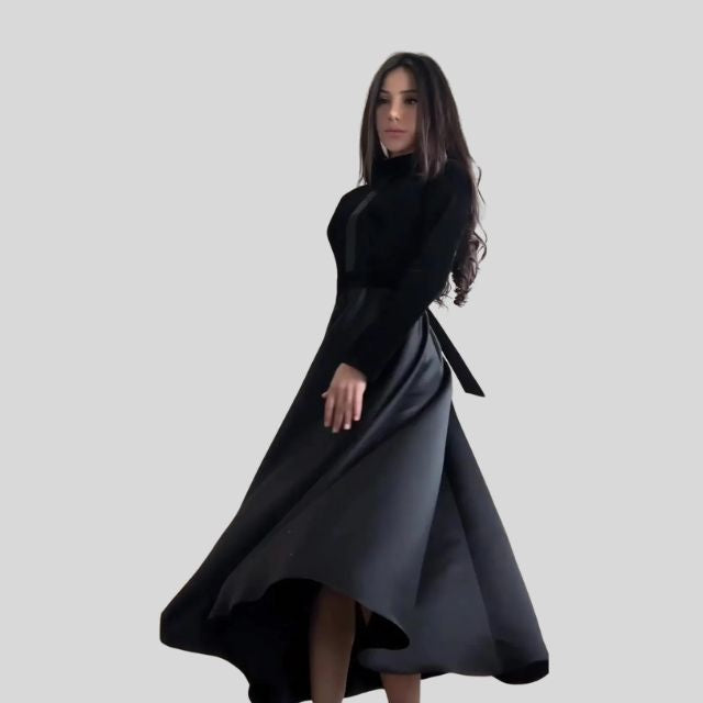 Elegantes Samt-Turtleneck-Kleid mit ausgestelltem Saum