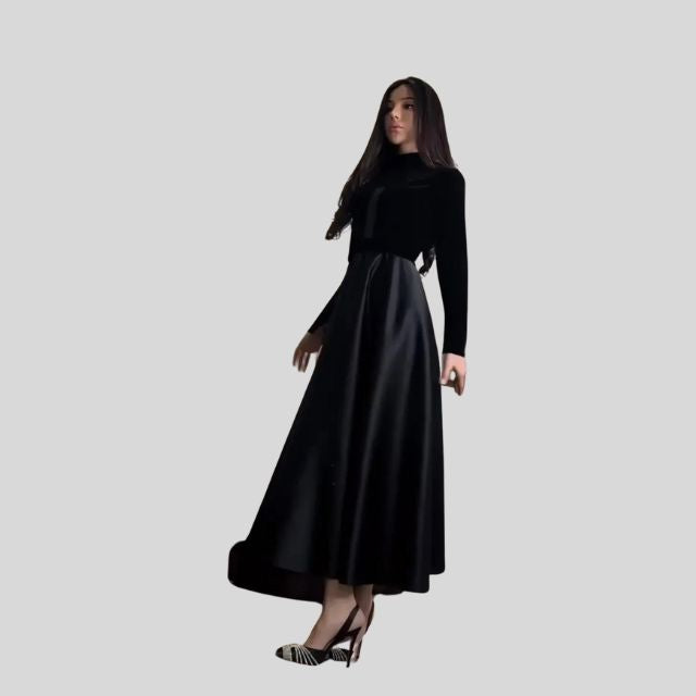 Elegantes Samt-Turtleneck-Kleid mit ausgestelltem Saum