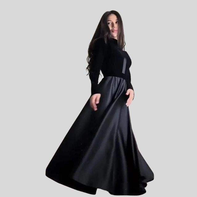 Elegantes Samt-Turtleneck-Kleid mit ausgestelltem Saum